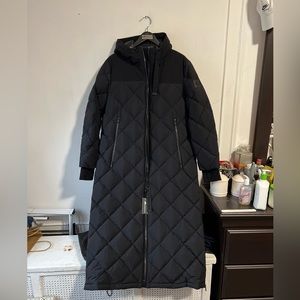 MOOSE KNUCKLES
JAILLANTE QUILTED NYLON DOWN PARKA